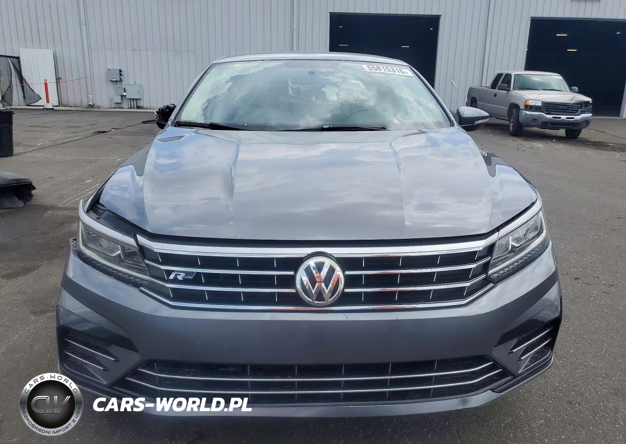 2017 Volkswagen Passat R-Line VIN:1VWDT7A39HC083669 - 5