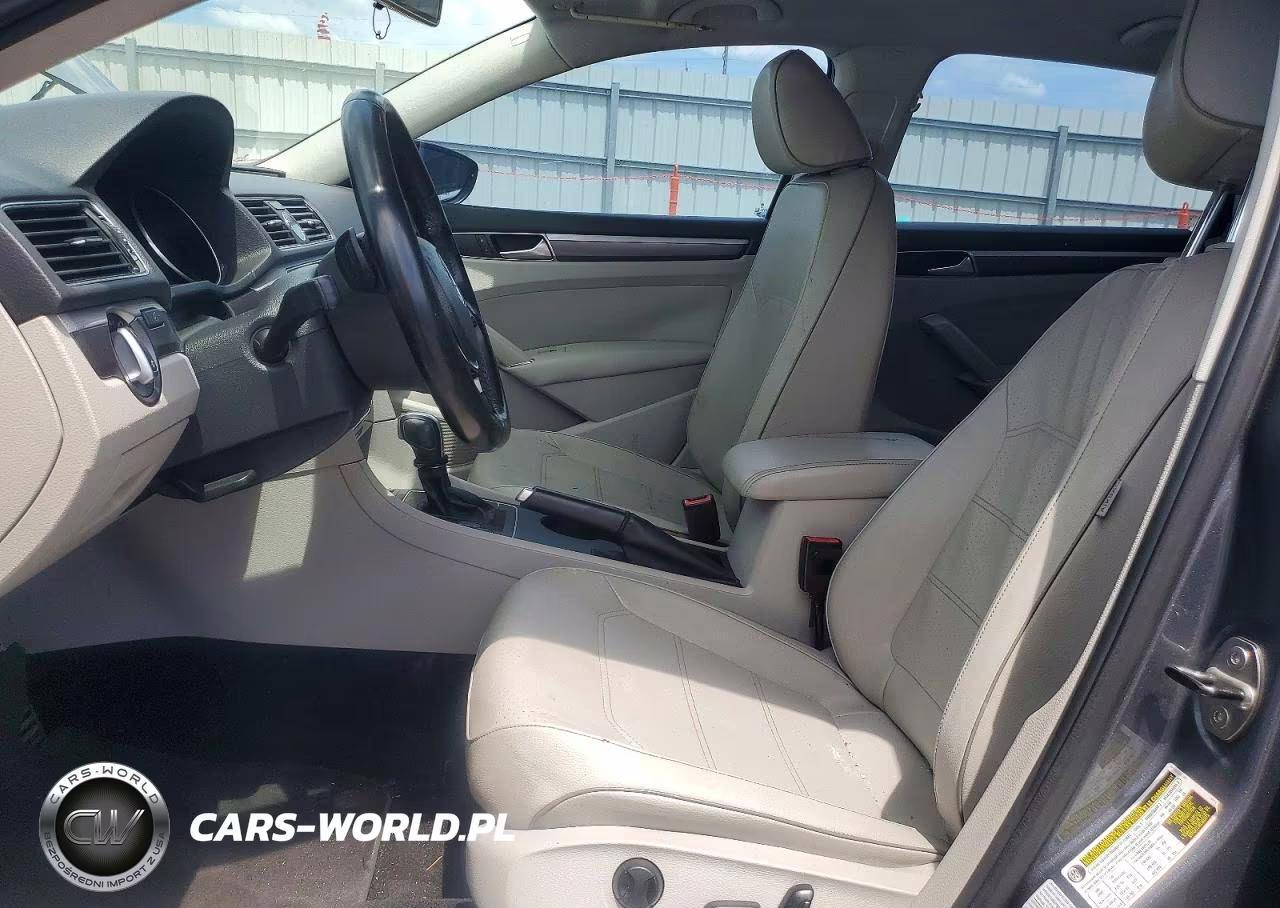 2017 Volkswagen Passat R-Line VIN:1VWDT7A39HC083669 - 7