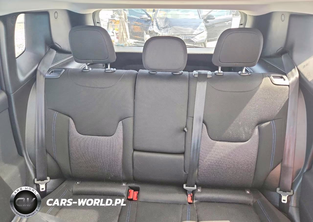 2021 Jeep Renegade Latitude VIN:ZACNJCBB2MPM79697 - 10