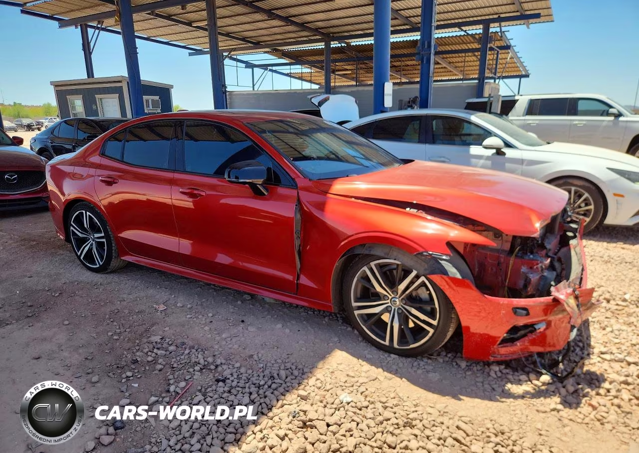 2019 Volvo S60 T6 R-Design VIN:7JRA22TM0KG000620 - 4