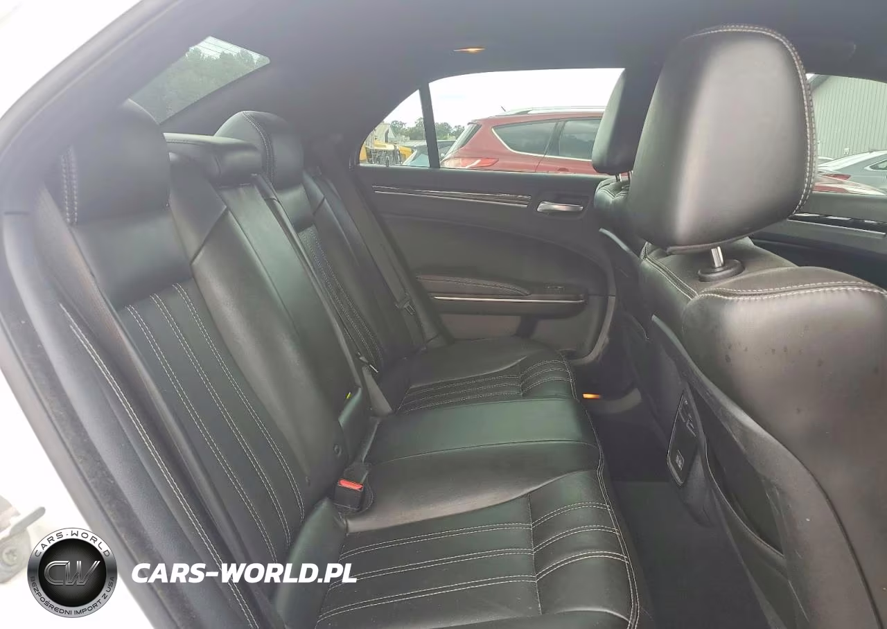 2021 Chrysler 300 S VIN:2C3CCABG0MH549644 - 10