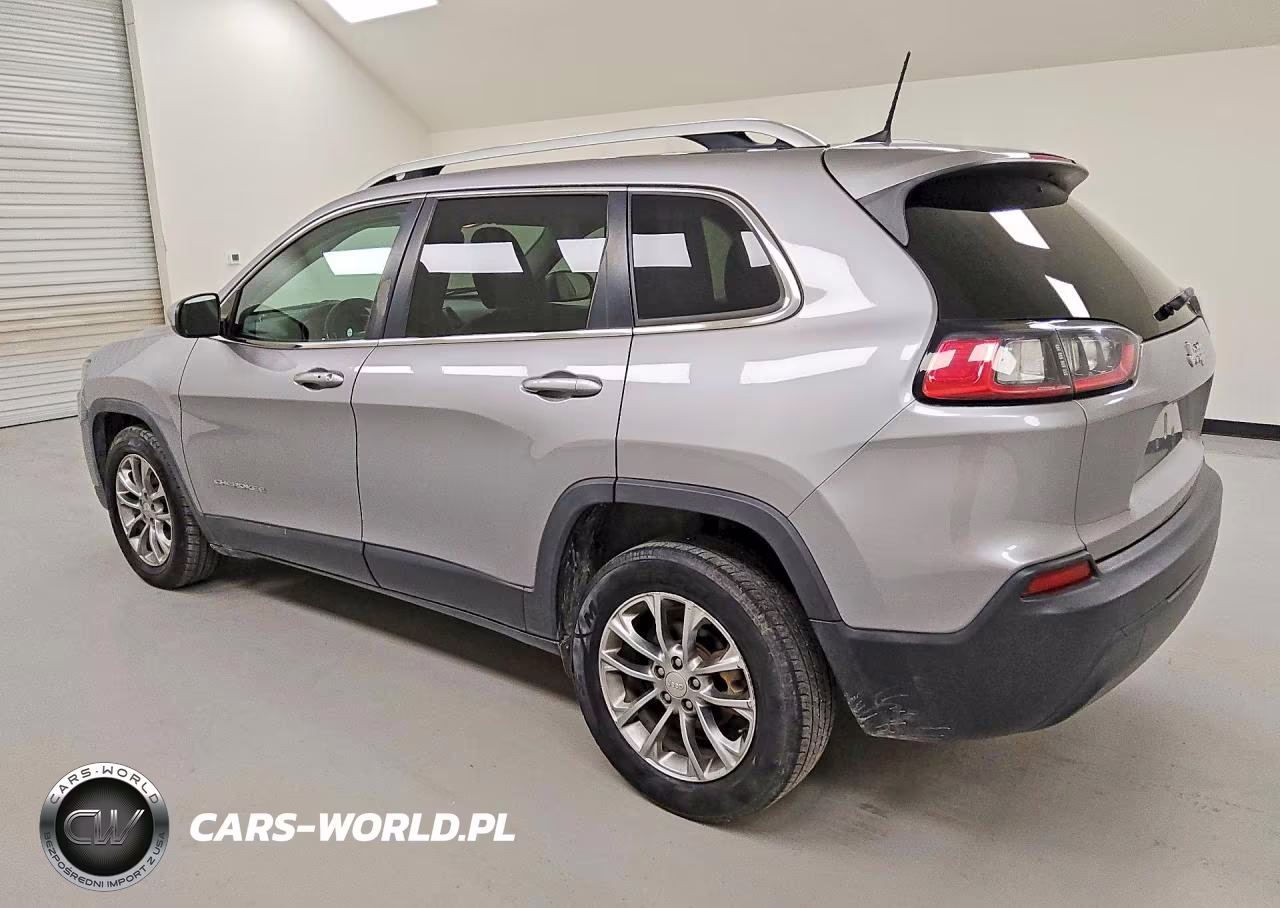 2019 Jeep Cherokee Latitude Plus VIN:1C4PJLLB8KD184206 - 2