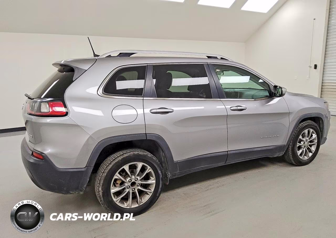 2019 Jeep Cherokee Latitude Plus VIN:1C4PJLLB8KD184206 - 3