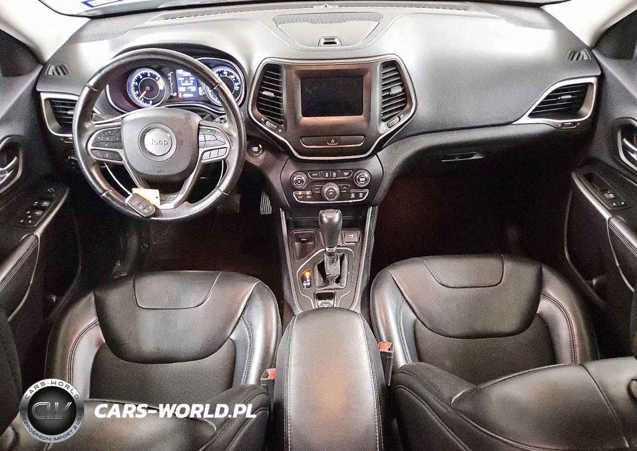 2019 Jeep Cherokee Latitude Plus VIN:1C4PJLLB8KD184206 - 8