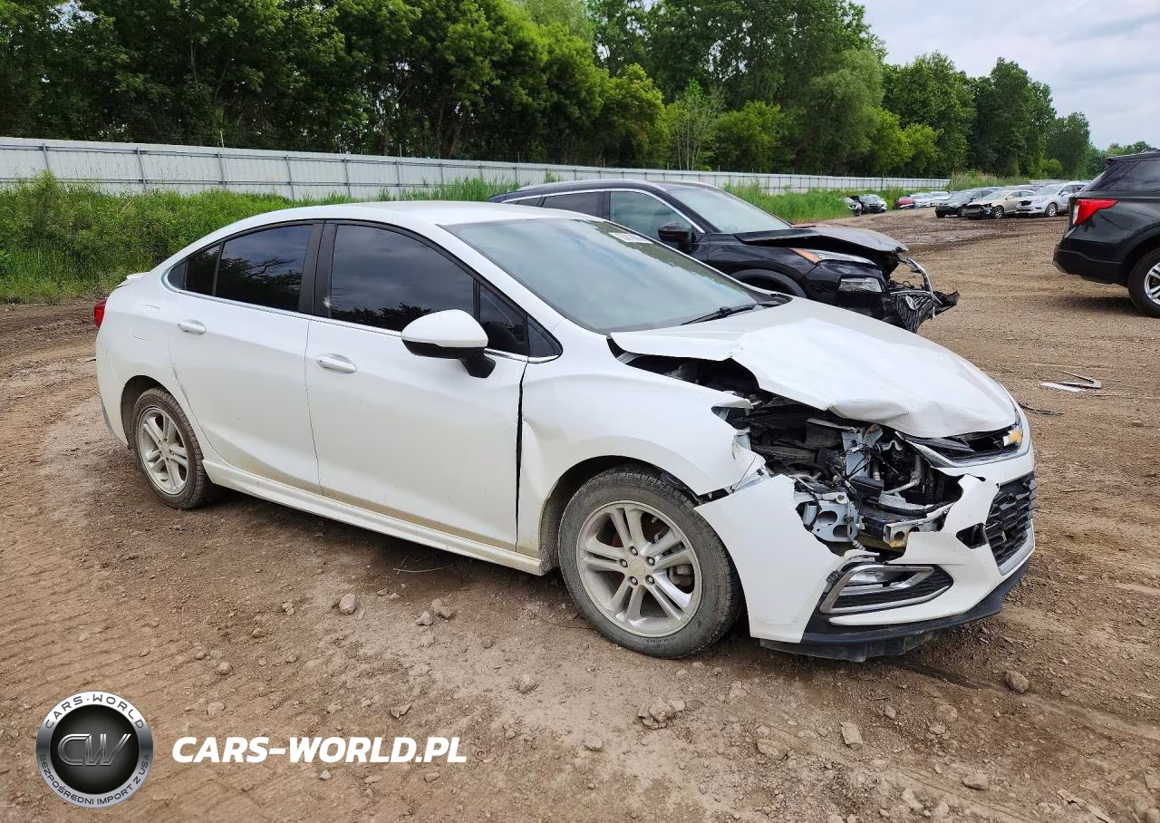 2017 Chevrolet Cruze Lt VIN:1G1BE5SM4H7218302 - 4