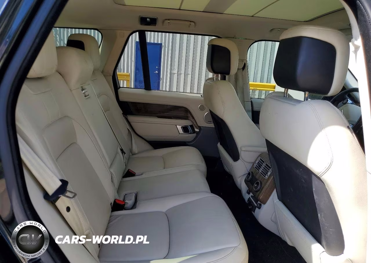 2018 Land Rover Range Rover VIN:SALGR2RV9JA383844 - 10
