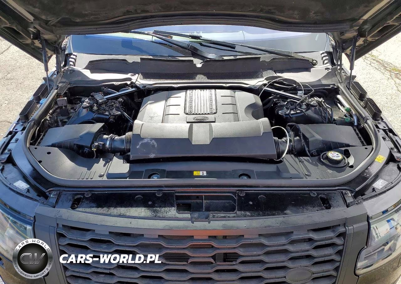 2018 Land Rover Range Rover VIN:SALGR2RV9JA383844 - 11