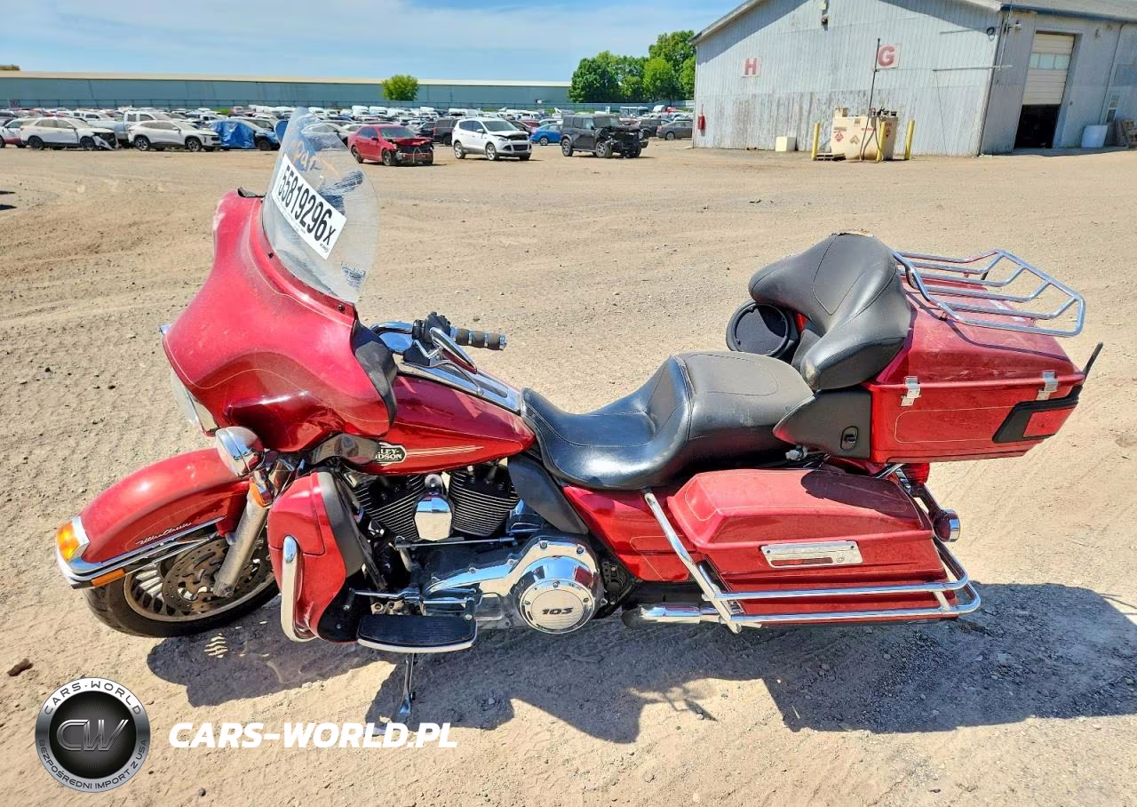 2013 Harley-Davidson Flhtcu Ultra Classic Electra Glide VIN:1HD1FCM16DB690269 - 3