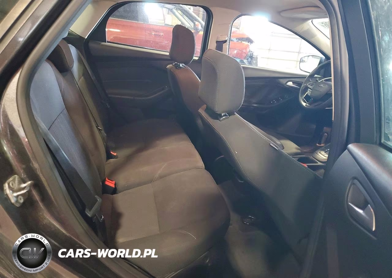 2017 Ford Focus Se VIN:1FADP3K26HL213242 - 11