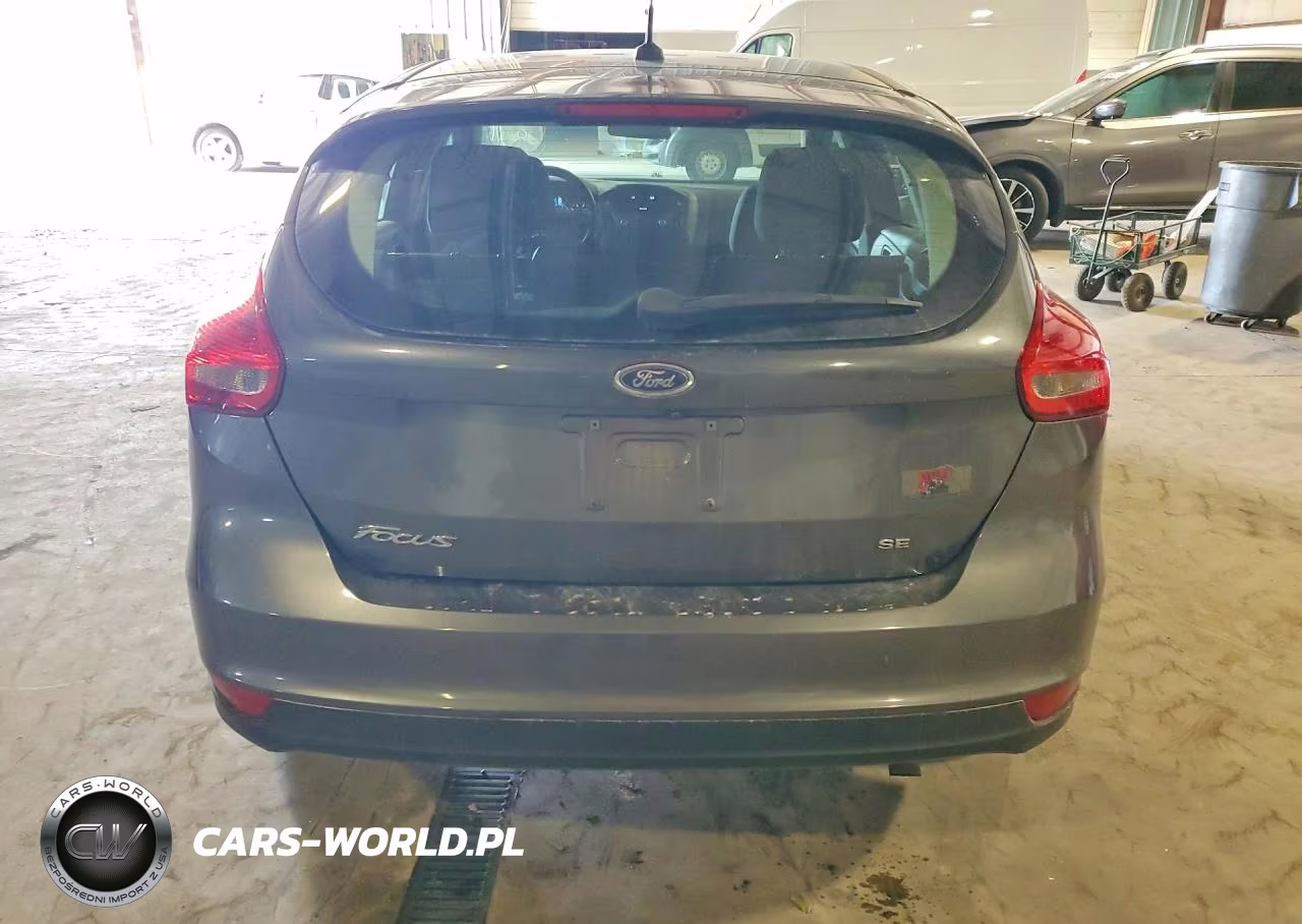 2017 Ford Focus Se VIN:1FADP3K26HL213242 - 6