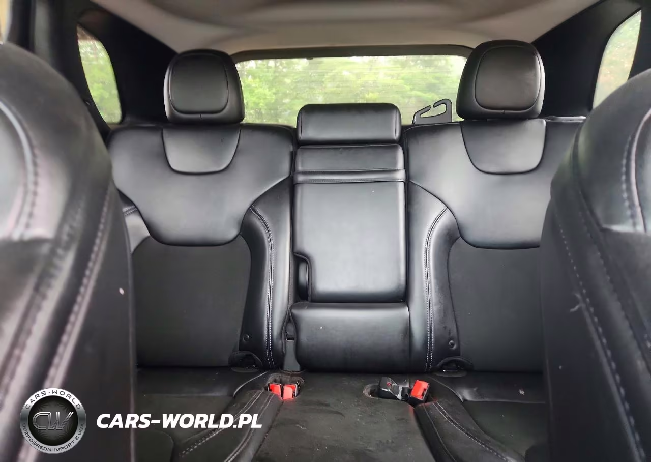 2019 Jeep Cherokee Latitude Plus VIN:1C4PJLLN5KD242055 - 10