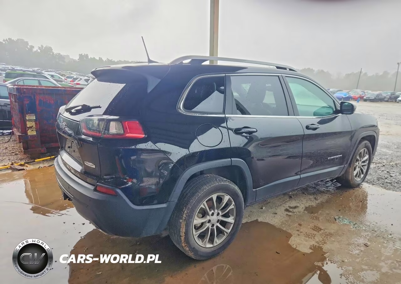 2019 Jeep Cherokee Latitude Plus VIN:1C4PJLLN5KD242055 - 3