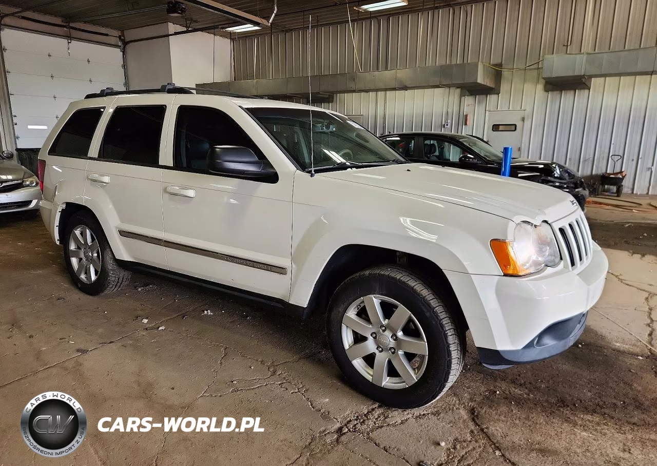 2010 Jeep Grand Cherokee Laredo VIN:1J4PR4GK7AC143928 - 4