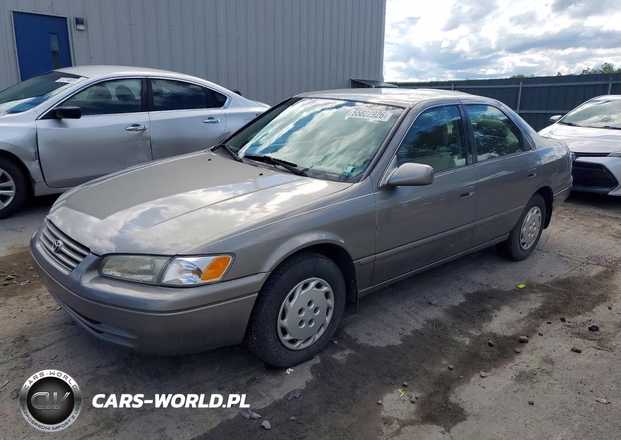 1999 Toyota Camry Le – zdjęcie 1 z 12