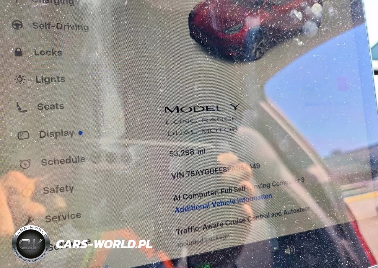 2023 Tesla Model Y VIN:7SAYGDEE8PA056449 - 9