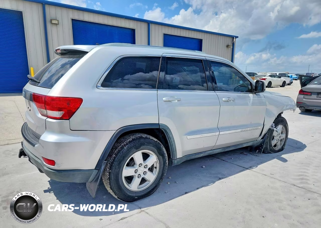2011 Jeep Grand Cherokee Laredo VIN:1J4RR4GG7BC577076 - 3