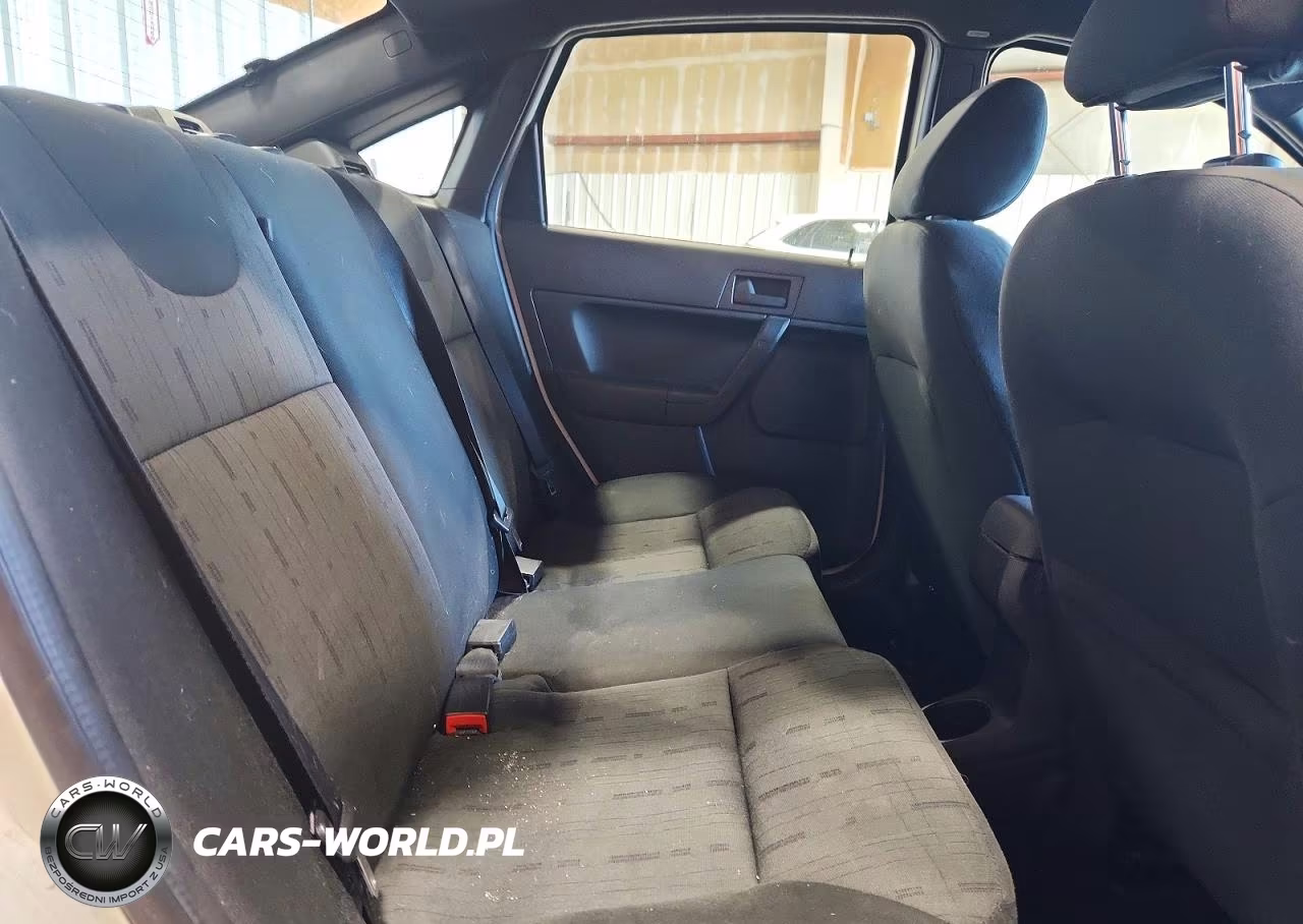 2009 Ford Focus Se VIN:1FAHP35N69W225561 - 10