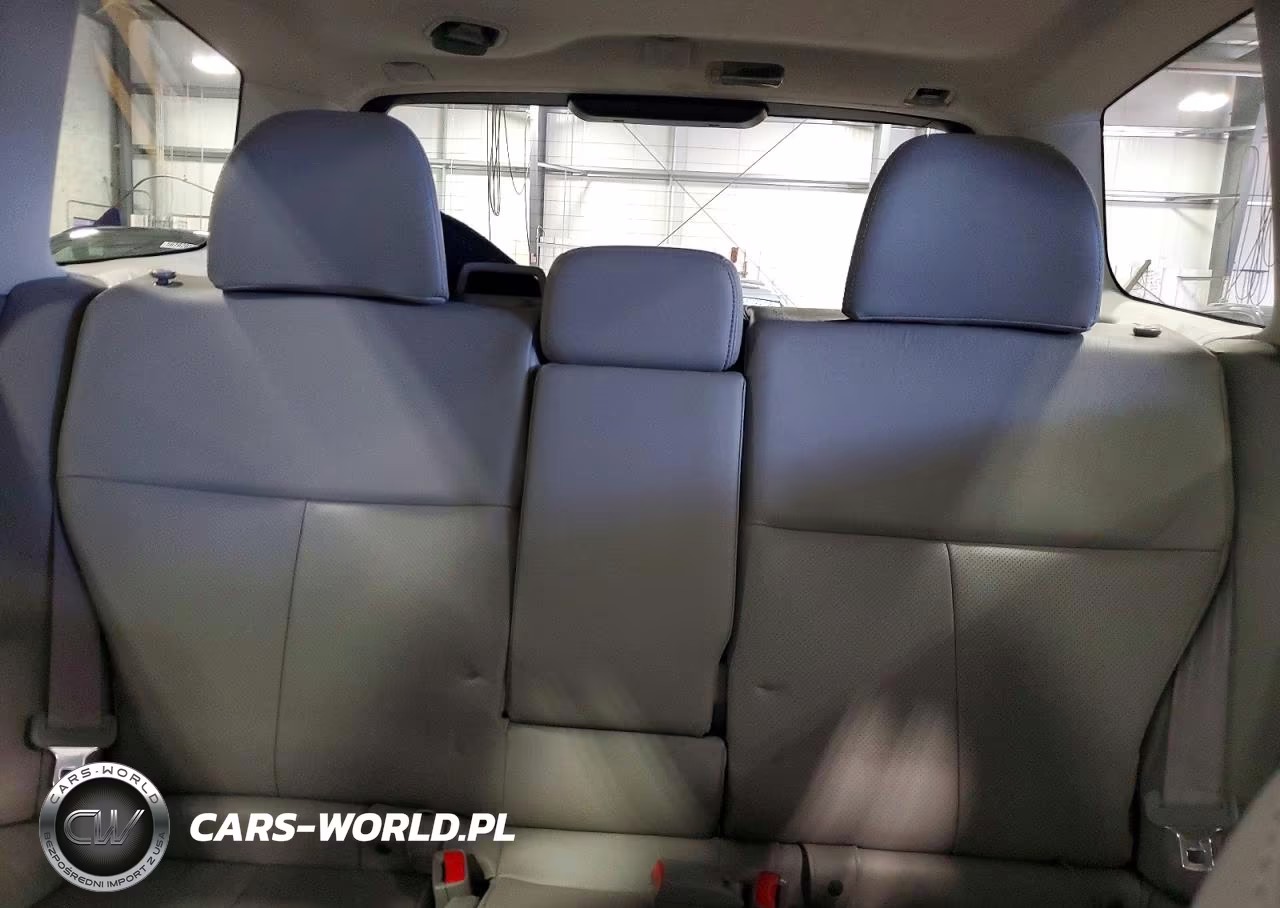 2011 Subaru Forester Touring VIN:JF2SHAHC2BH778490 - 10