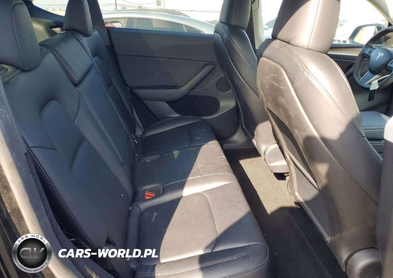 2024 Tesla Model Y VIN:7SAYGDED9RF120883 - 11