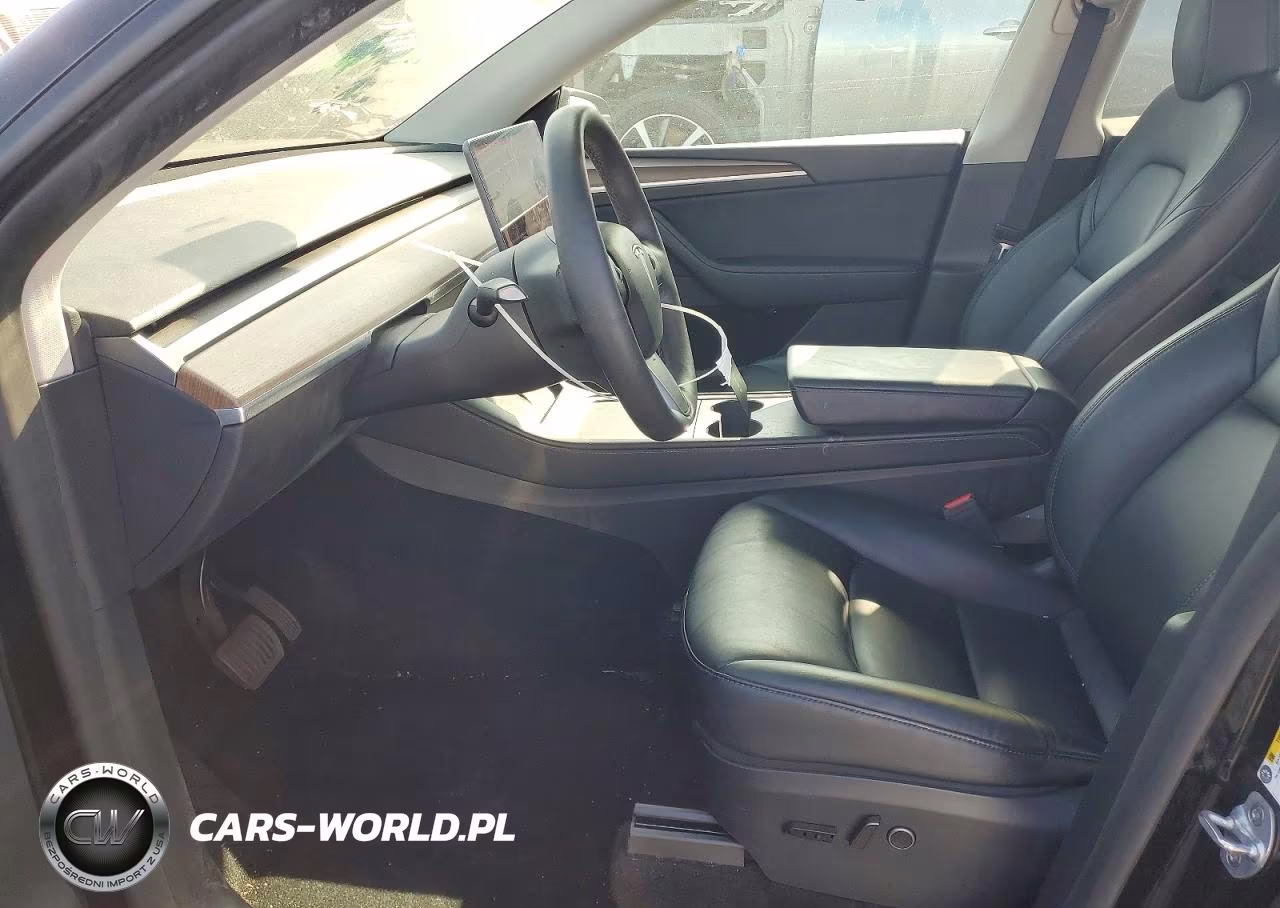 2024 Tesla Model Y VIN:7SAYGDED9RF120883 - 7