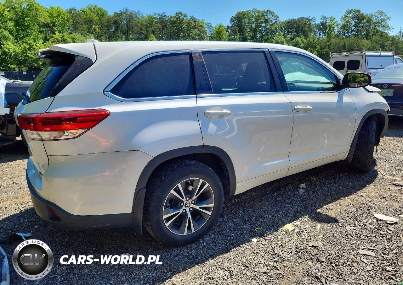 2017 Toyota Highlander Le Plus VIN:5TDBZRFHXHS376424 - 3