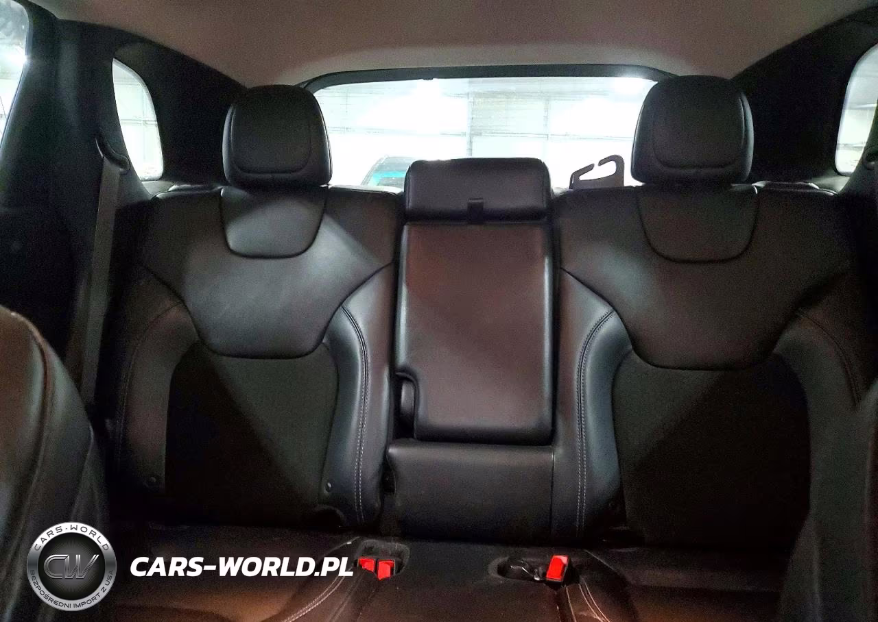 2019 Jeep Cherokee Latitude Plus VIN:1C4PJMLX4KD442156 - 10