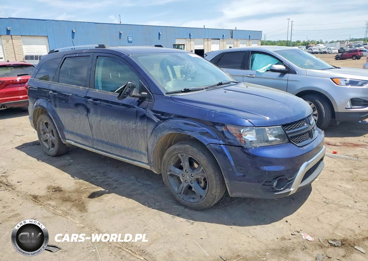 2020 Dodge Journey Crossroad VIN:3C4PDCGBXLT266791 - 4