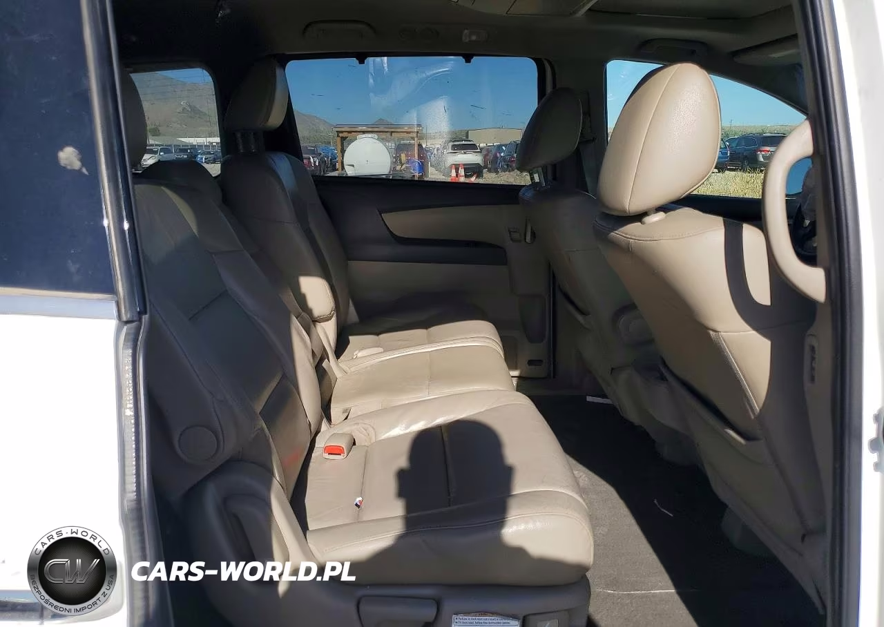 2011 Honda Odyssey Touring VIN:5FNRL5H93BB043752 - 11