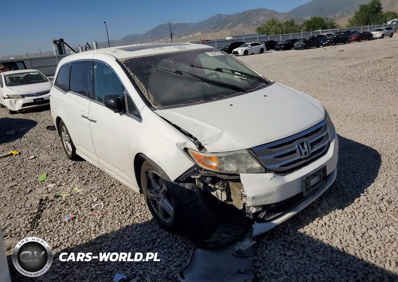 2011 Honda Odyssey Touring VIN:5FNRL5H93BB043752 - 4