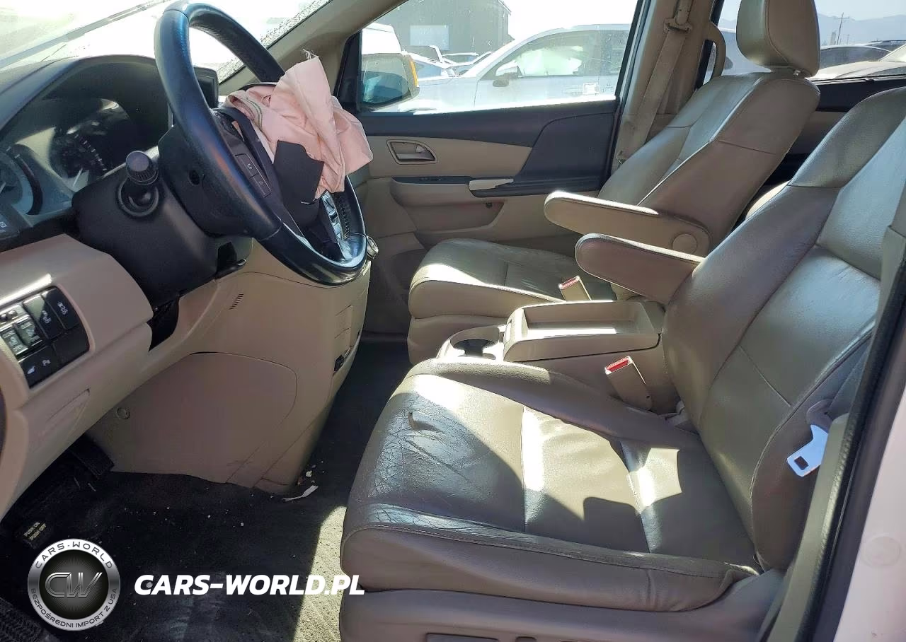 2011 Honda Odyssey Touring VIN:5FNRL5H93BB043752 - 7