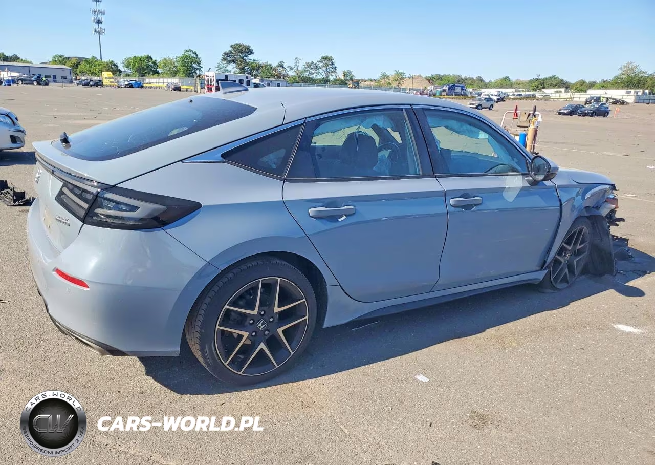2024 Honda Civic Sport Touring VIN:19XFL1H88RE003282 - 3
