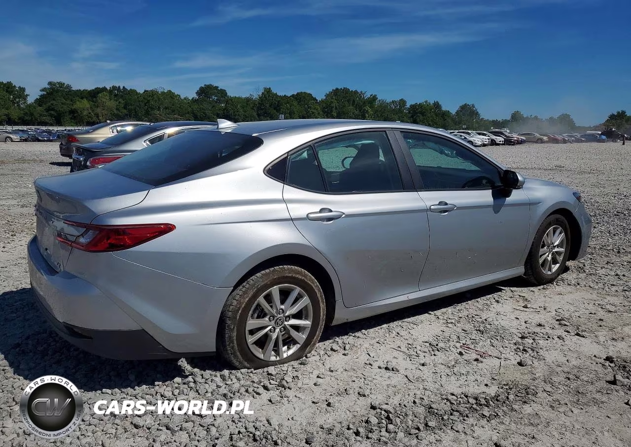 2025 Toyota Camry Le VIN:4T1DAACK4SU023824 - 3