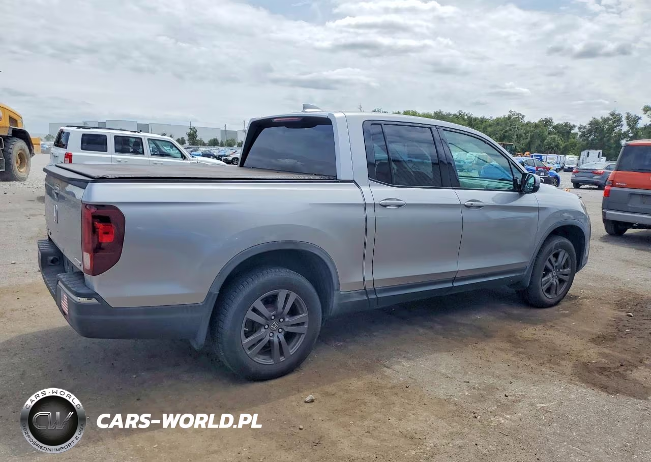 2018 Honda Ridgeline Sport VIN:5FPYK3F19JB017694 - 3