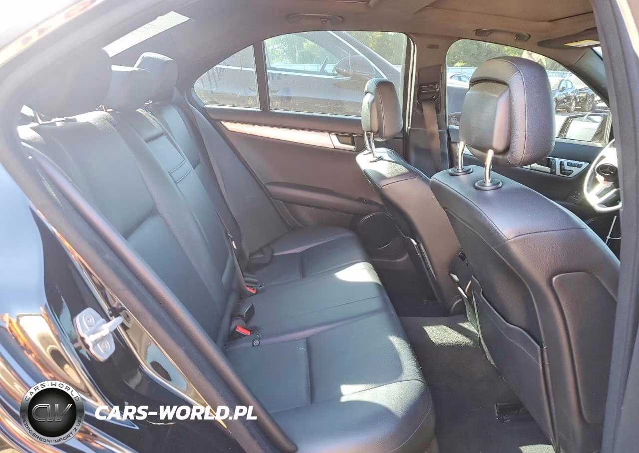 2012 Mercedes-Benz C 300 4Matic VIN:WDDGF8BB5CA647069 - 10