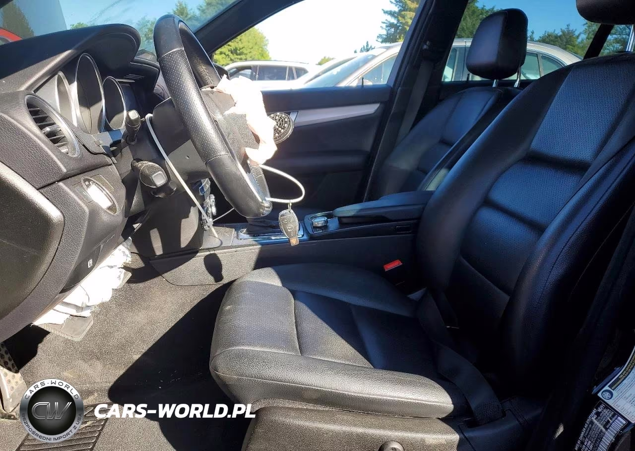 2012 Mercedes-Benz C 300 4Matic VIN:WDDGF8BB5CA647069 - 7