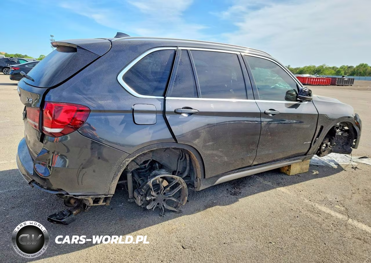 2018 BMW X5 xDrive35I VIN:5UXKR0C58J0Y06108 - 3