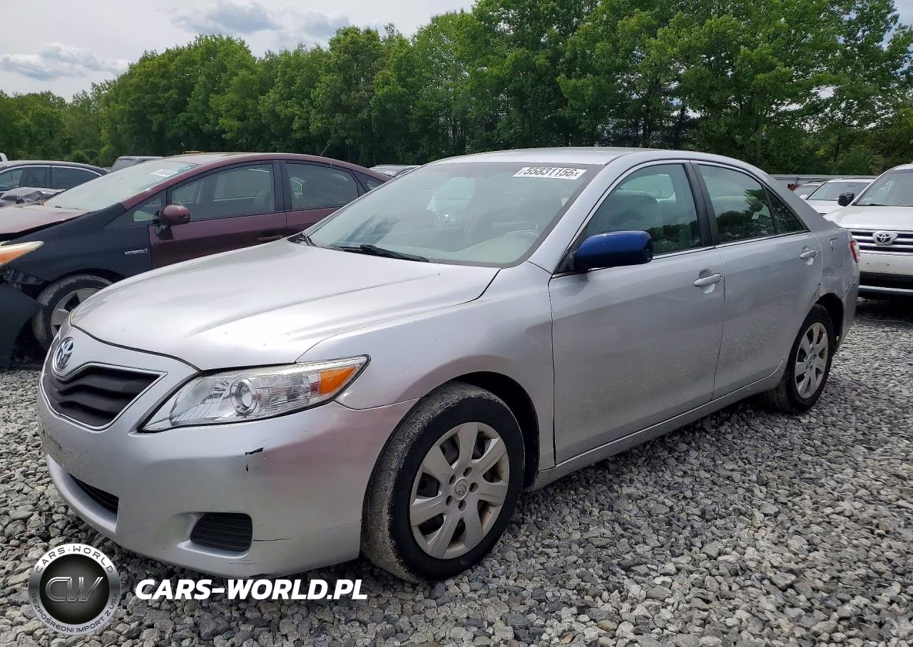 2010 Toyota Camry Le – zdjęcie 1 z 12