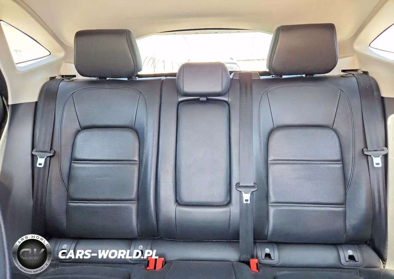 2018 Jaguar E-Pace S VIN:SADFJ2FX1J1Z32005 - 10