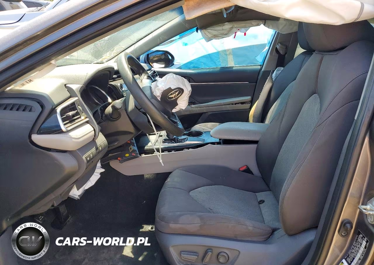 2018 Toyota Camry Le VIN:4T1B11HK4JU024325 - 7