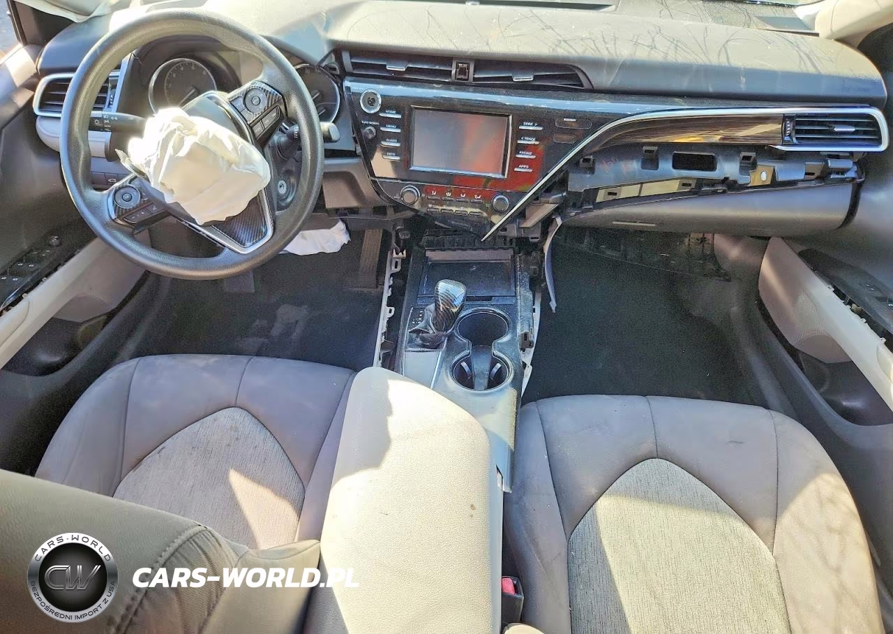 2018 Toyota Camry Le VIN:4T1B11HK4JU024325 - 8