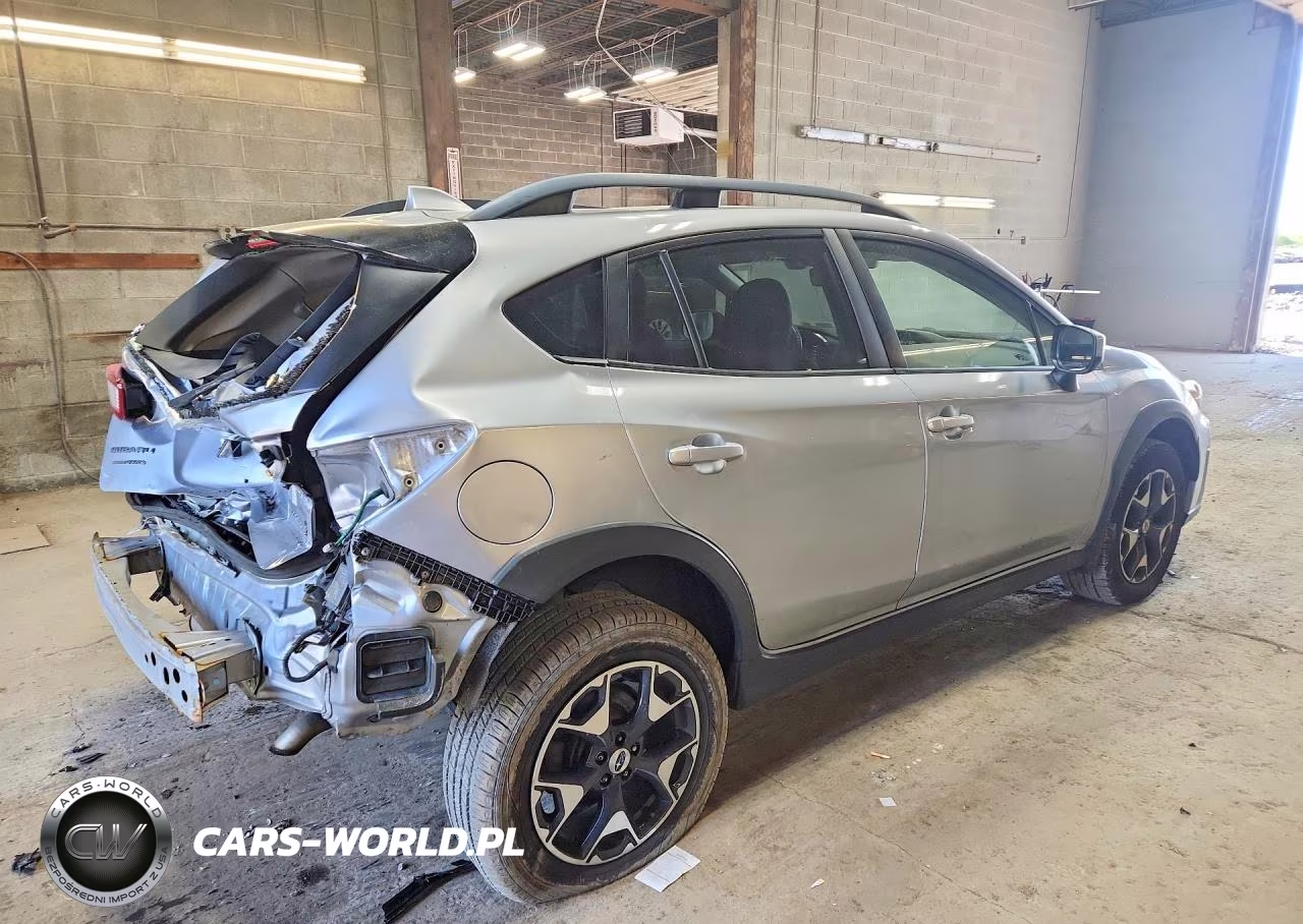 2018 Subaru Crosstrek Premium VIN:JF2GTADC1J8272125 - 3