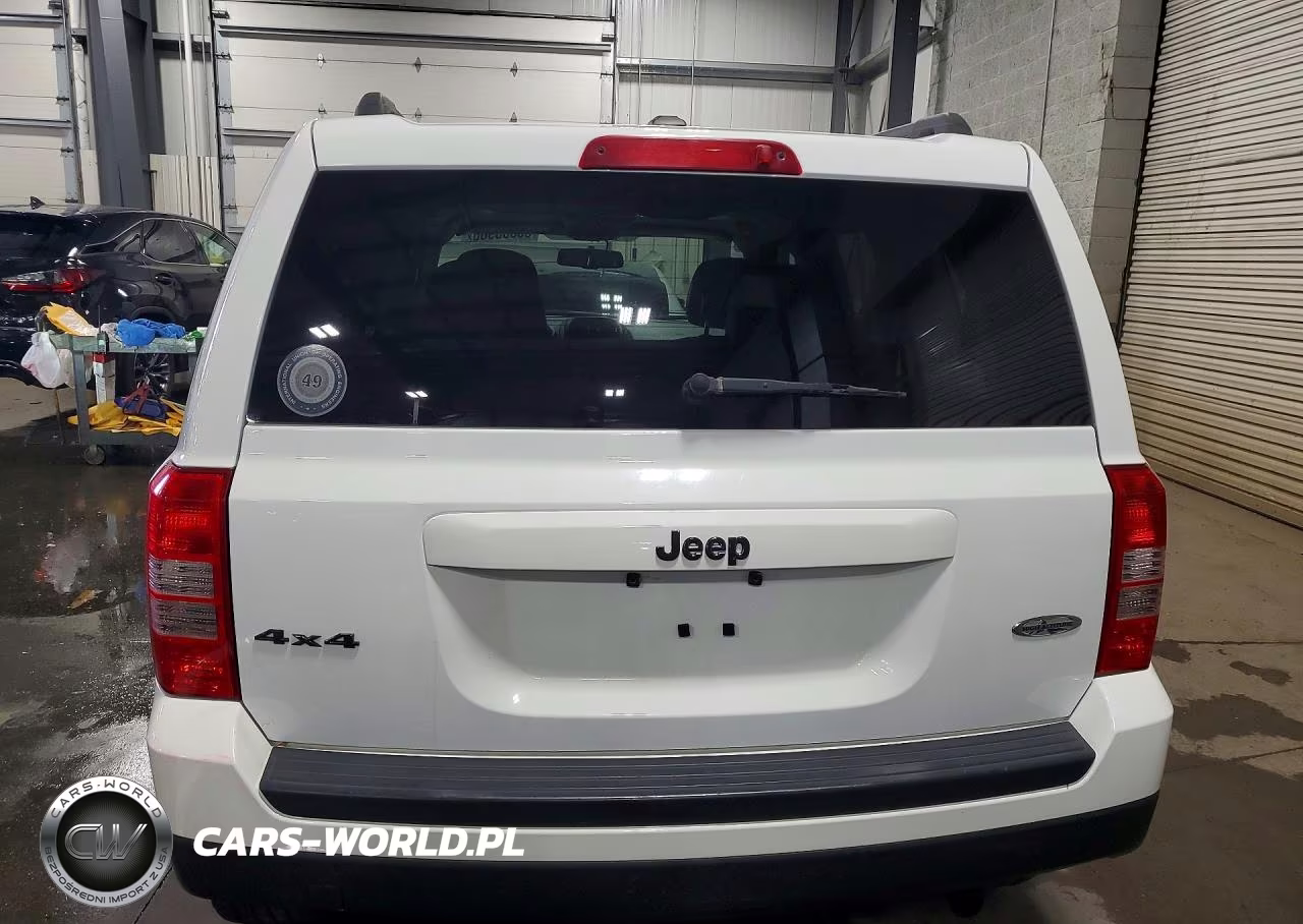 2015 Jeep Patriot Latitude VIN:1C4NJRFB4FD417767 - 6
