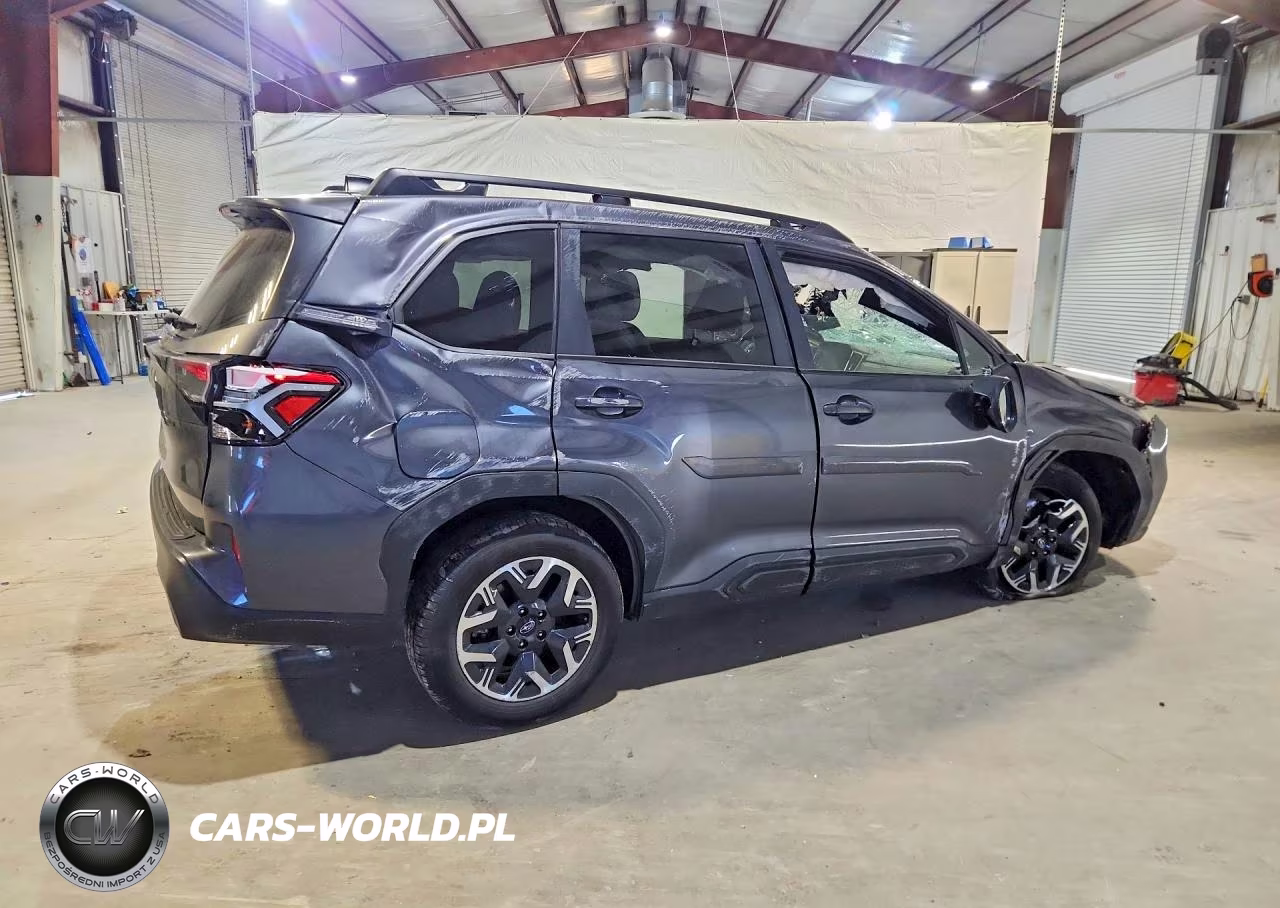 2025 Subaru Forester Premium VIN:JF2SLDDC1SH412073 - 3