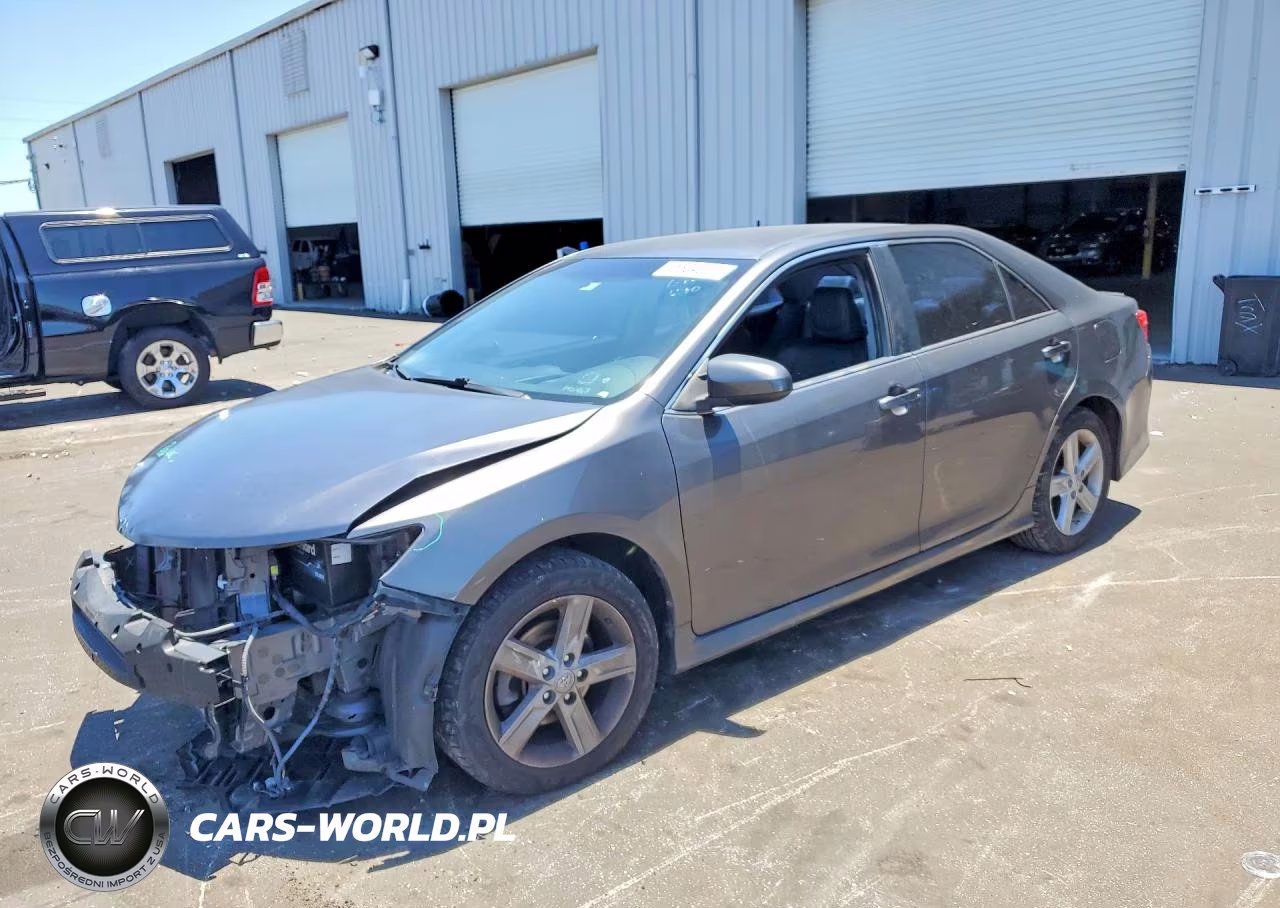 2013 Toyota Camry Se – zdjęcie 1 z 12