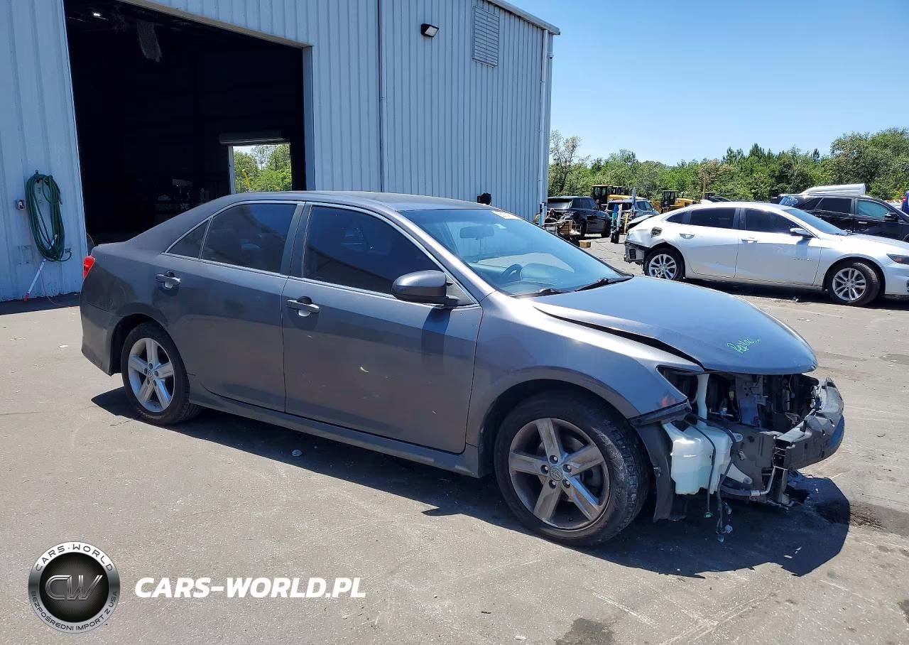 2013 Toyota Camry Se VIN:4T1BF1FK9DU249817 - 4