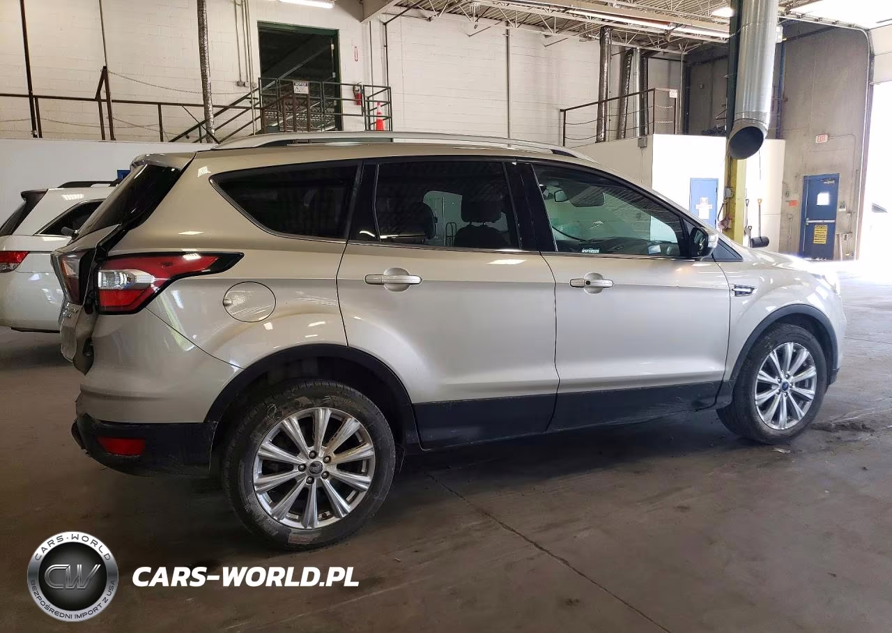 2017 Ford Escape Titanium VIN:1FMCU9J95HUE23840 - 3