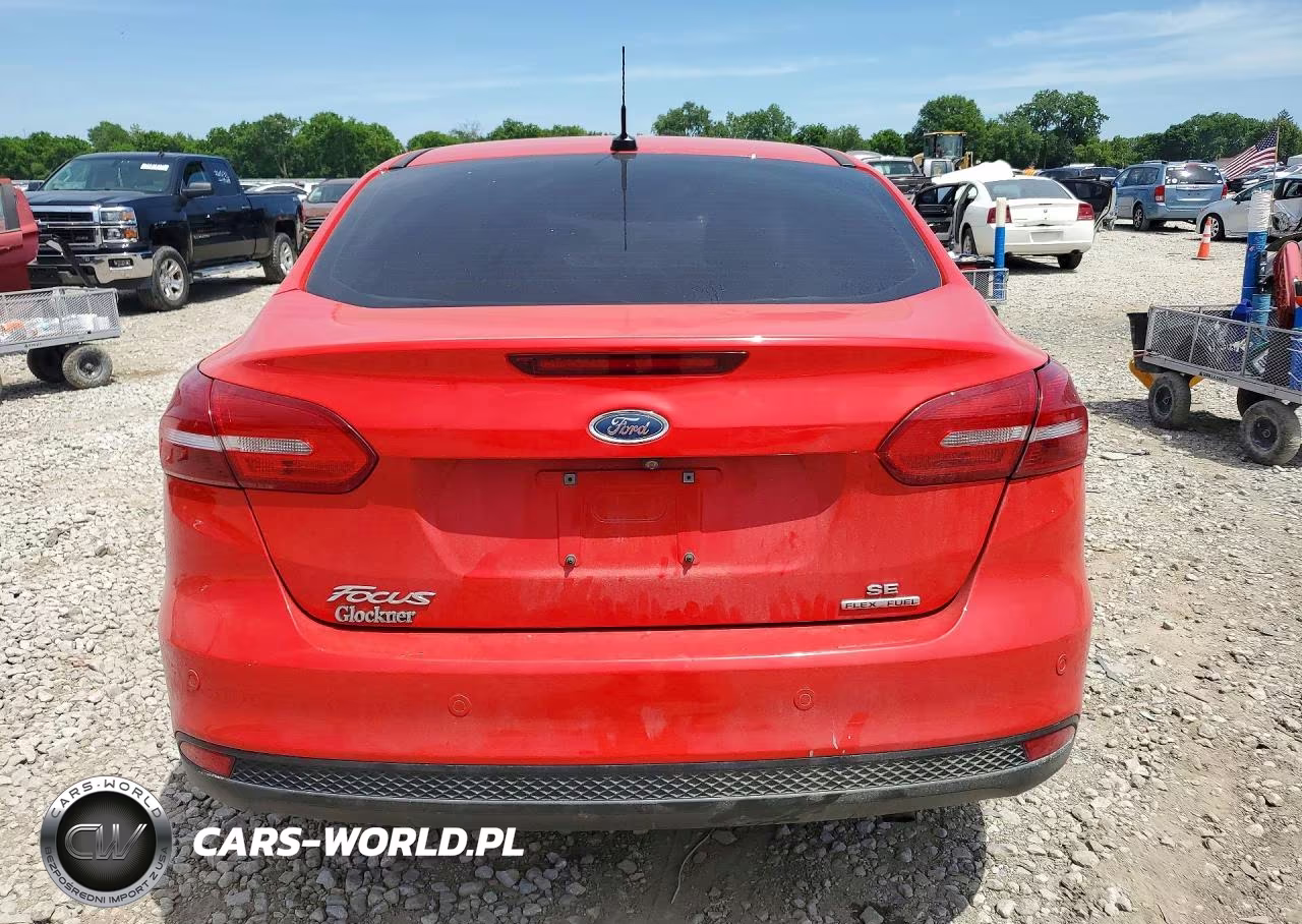 2016 Ford Focus Se VIN:1FADP3F23GL371904 - 6
