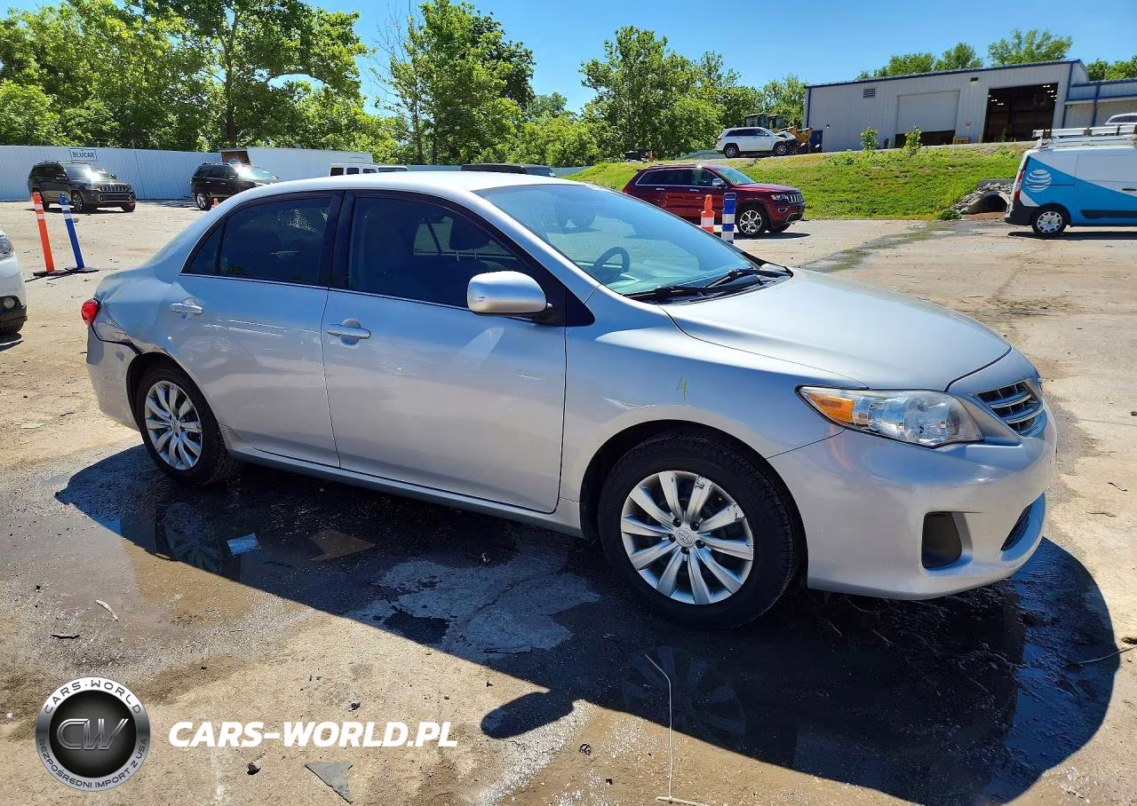 2013 Toyota Corolla Le VIN:2T1BU4EE4DC125880 - 4