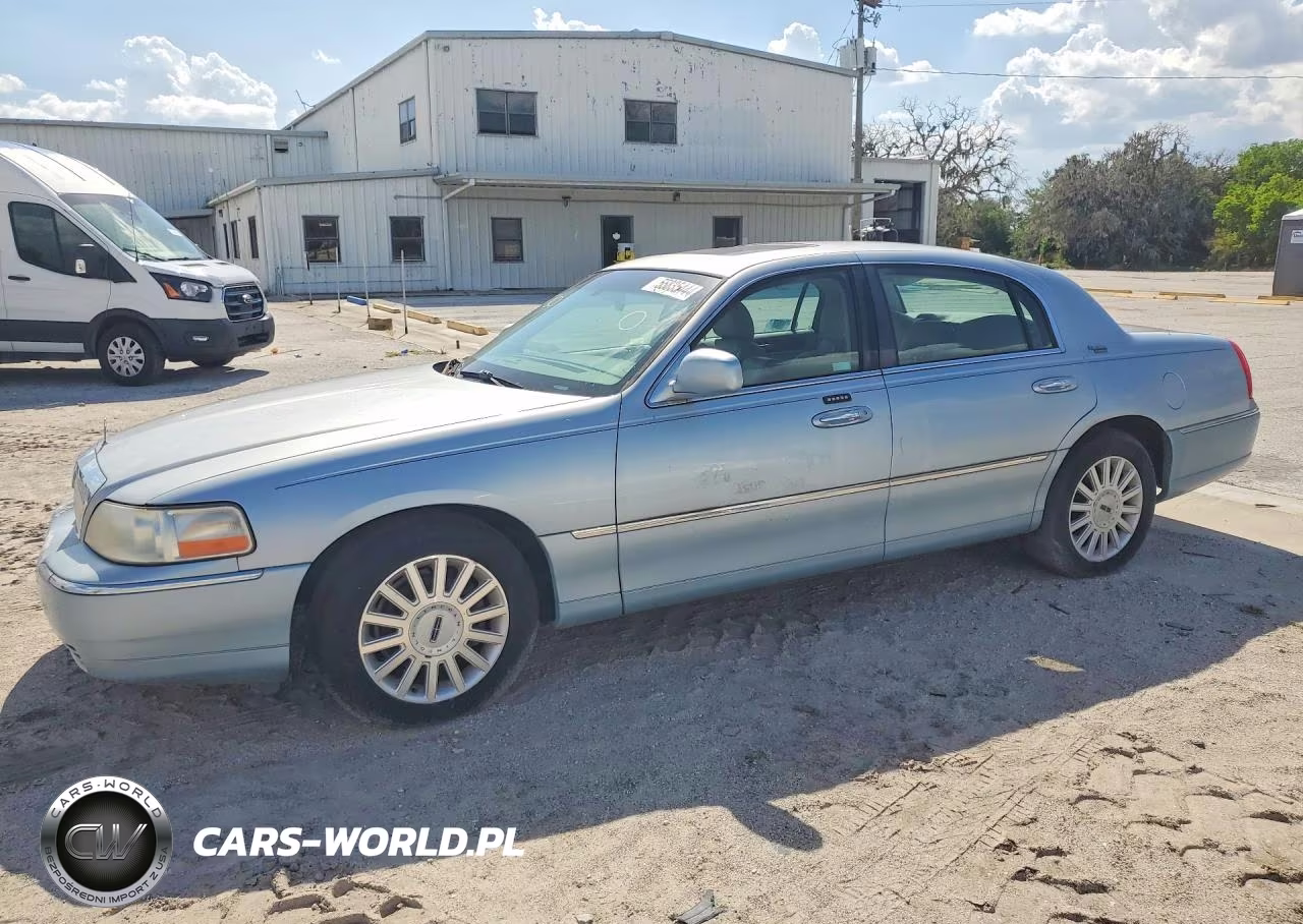 2005 Lincoln Town Car Signature Limited – zdjęcie 1 z 12