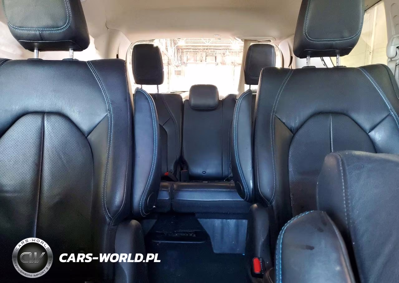 2021 Chrysler Pacifica Hybrid Touring L VIN:2C4RC1L7XMR586988 - 10